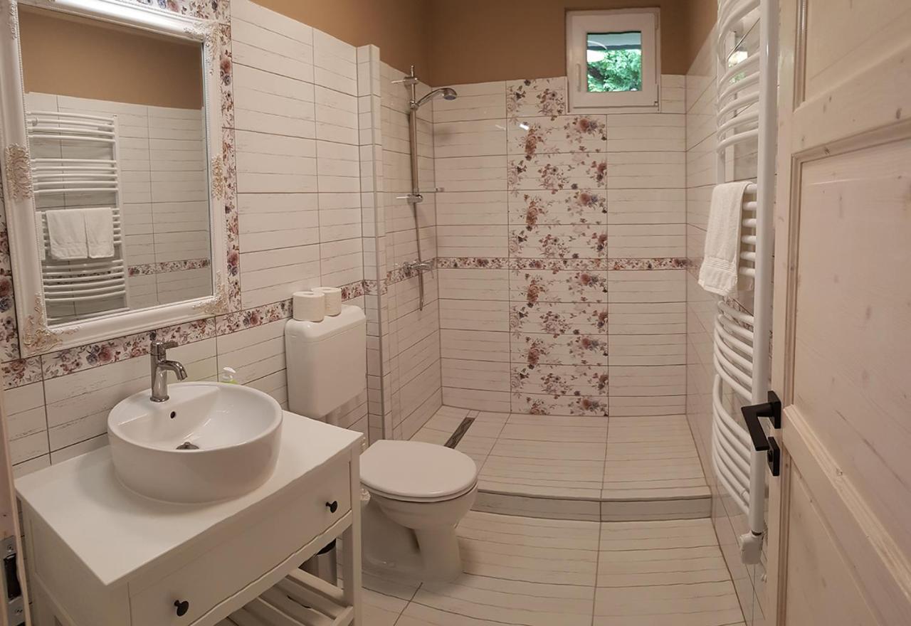 Rigo Apartman Кестели Екстериор снимка