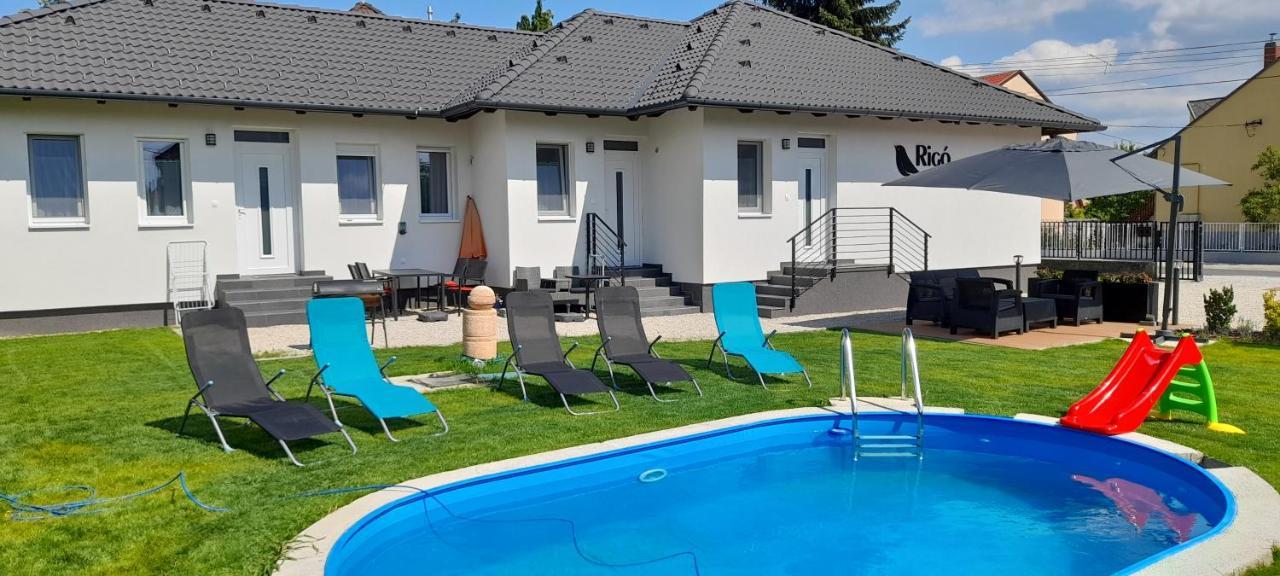Rigo Apartman Кестели Екстериор снимка