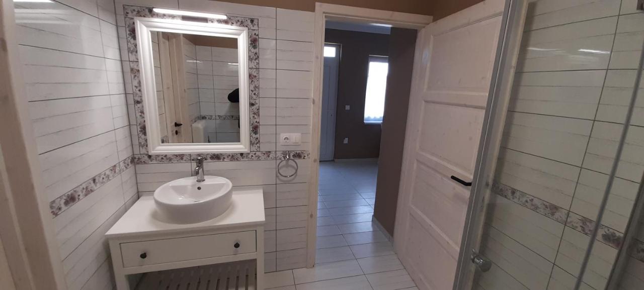 Rigo Apartman Кестели Екстериор снимка